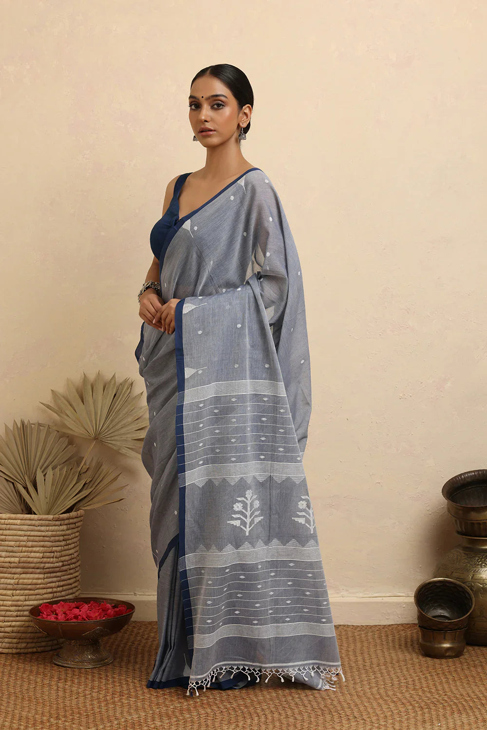 Handloom Grey Pure Cotton Jamdani Saree | SHOBITAM