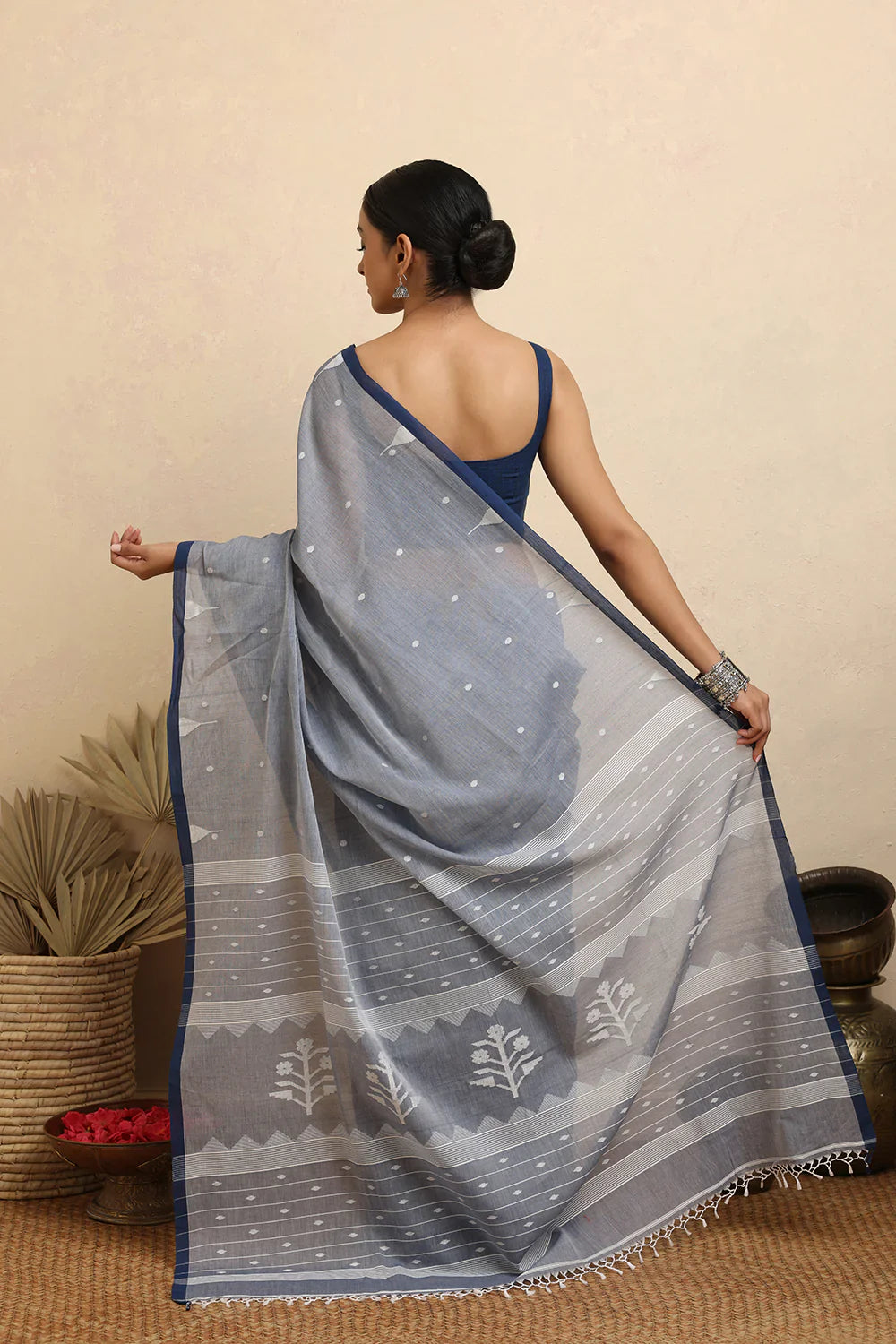 Handloom Grey Pure Cotton Jamdani Saree | SHOBITAM