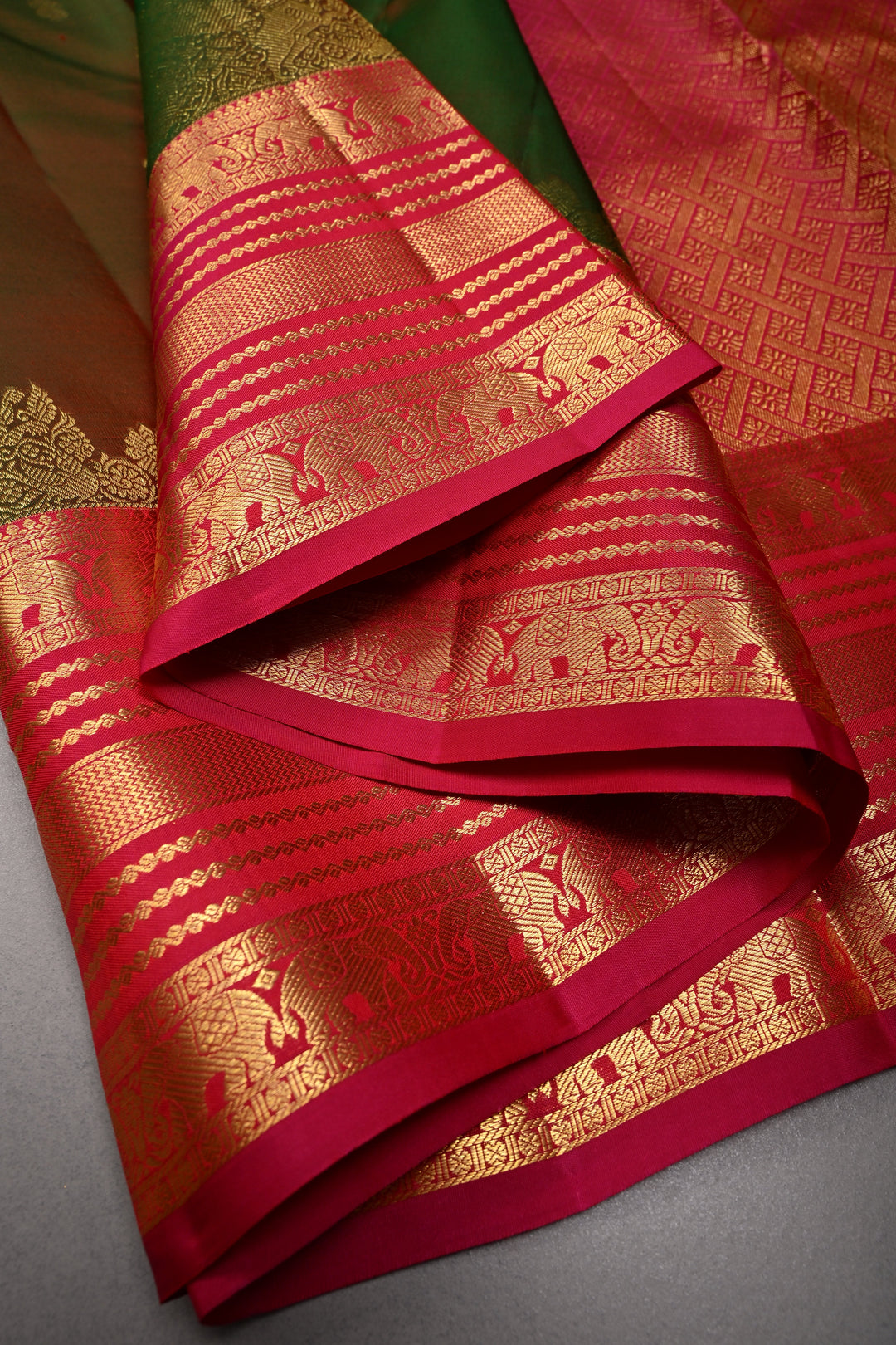 Mehendi Green-Red Dual tone Kanjivaram Pure Silk Saree with Zari Buttas and Vanasingaram Arches on Contrast Zari Border | SILK MARK CERTIFIED