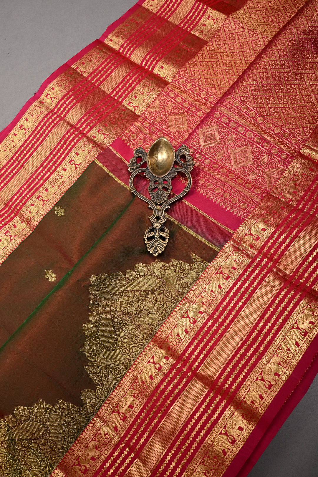 Mehendi Green-Red Dual tone Kanjivaram Pure Silk Saree with Zari Buttas and Vanasingaram Arches on Contrast Zari Border | SILK MARK CERTIFIED