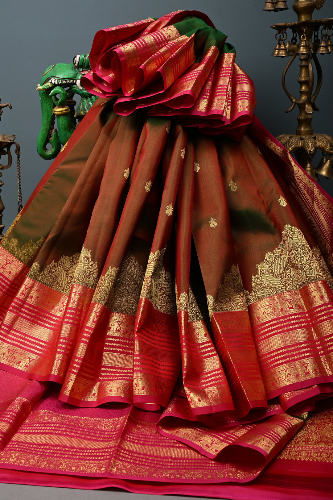 Mehendi Green-Red Dual tone Kanjivaram Pure Silk Saree with Zari Buttas and Vanasingaram Arches on Contrast Zari Border | SILK MARK CERTIFIED
