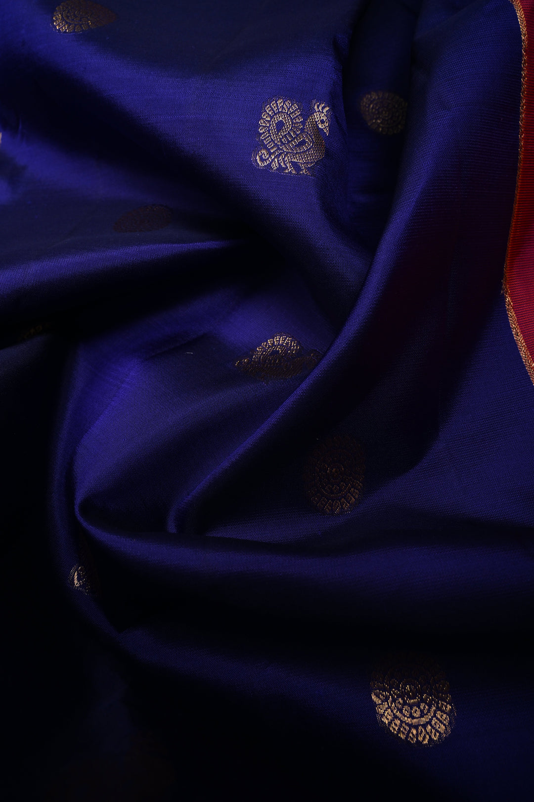 Korvai Deep Blue Kanjivaram Pure Silk Saree with Zari Buttas and Contrast Zari Border | SILK MARK CERTIFIED | SHOBITAM