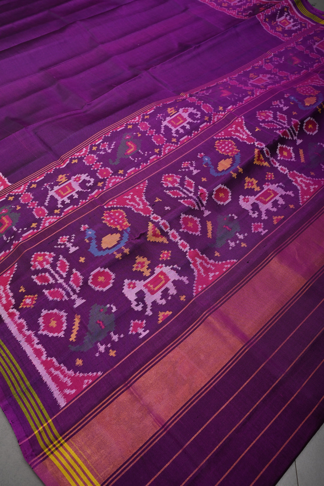 Purple Authentic Patan Patola Single Ikkat Handloom Silk Saree with Heritage borders | SILK MARK CERTIFIED