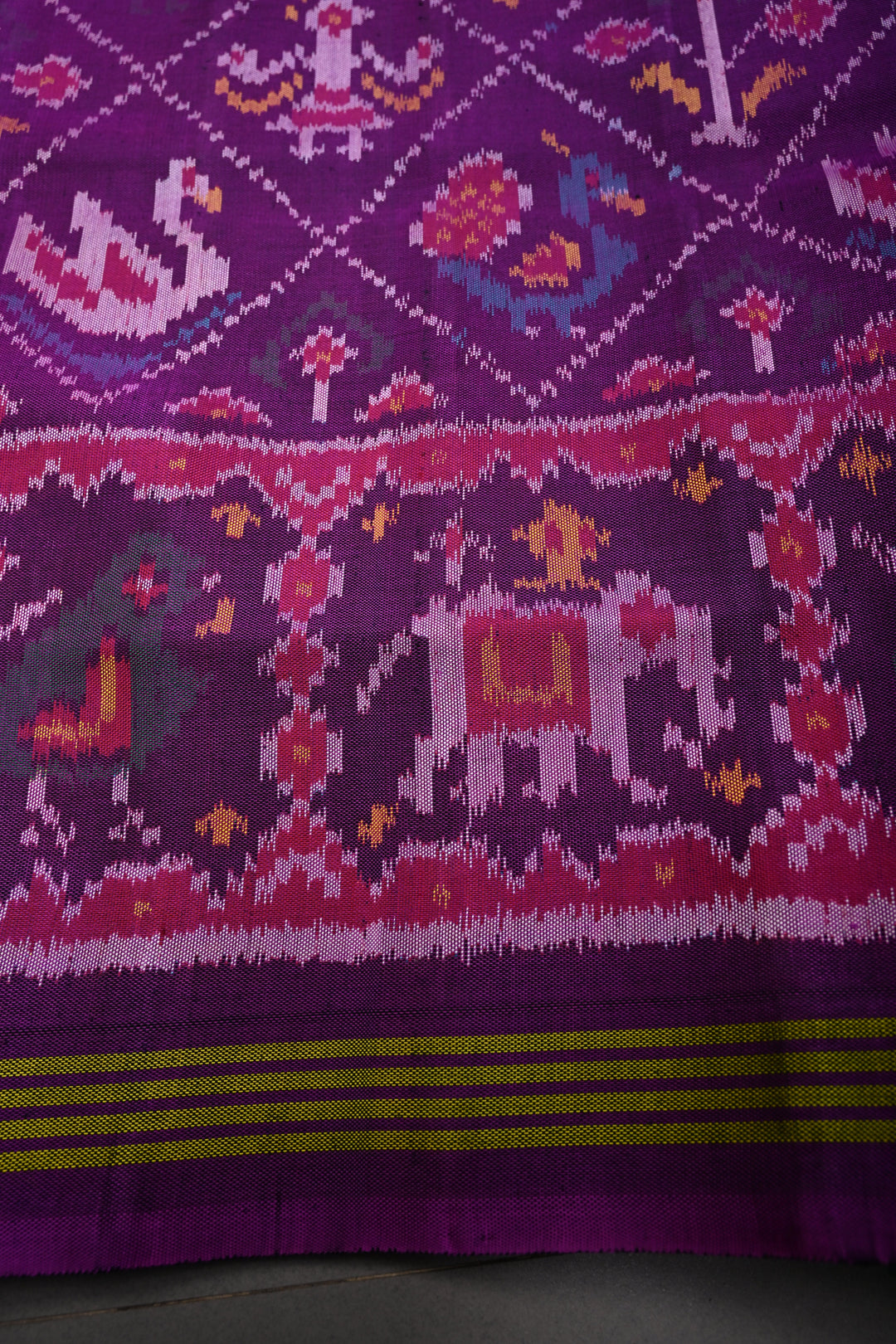 Purple Authentic Patan Patola Single Ikkat Handloom Silk Saree with Heritage borders | SILK MARK CERTIFIED