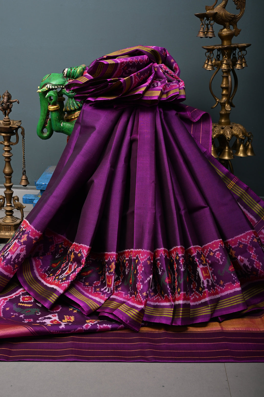 Purple Authentic Patan Patola Single Ikkat Handloom Silk Saree with Heritage borders | SILK MARK CERTIFIED
