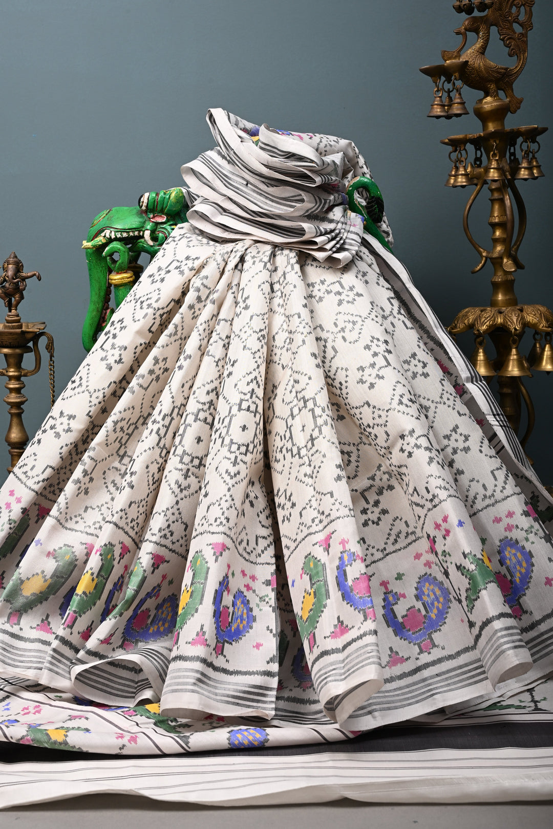 Authentic Patan Patola Single Ikkat Handwoven Pure Silk Saree in Chalk White with intricate geometric motifs | SILK MARK CERTIFIED | SHOBITAM