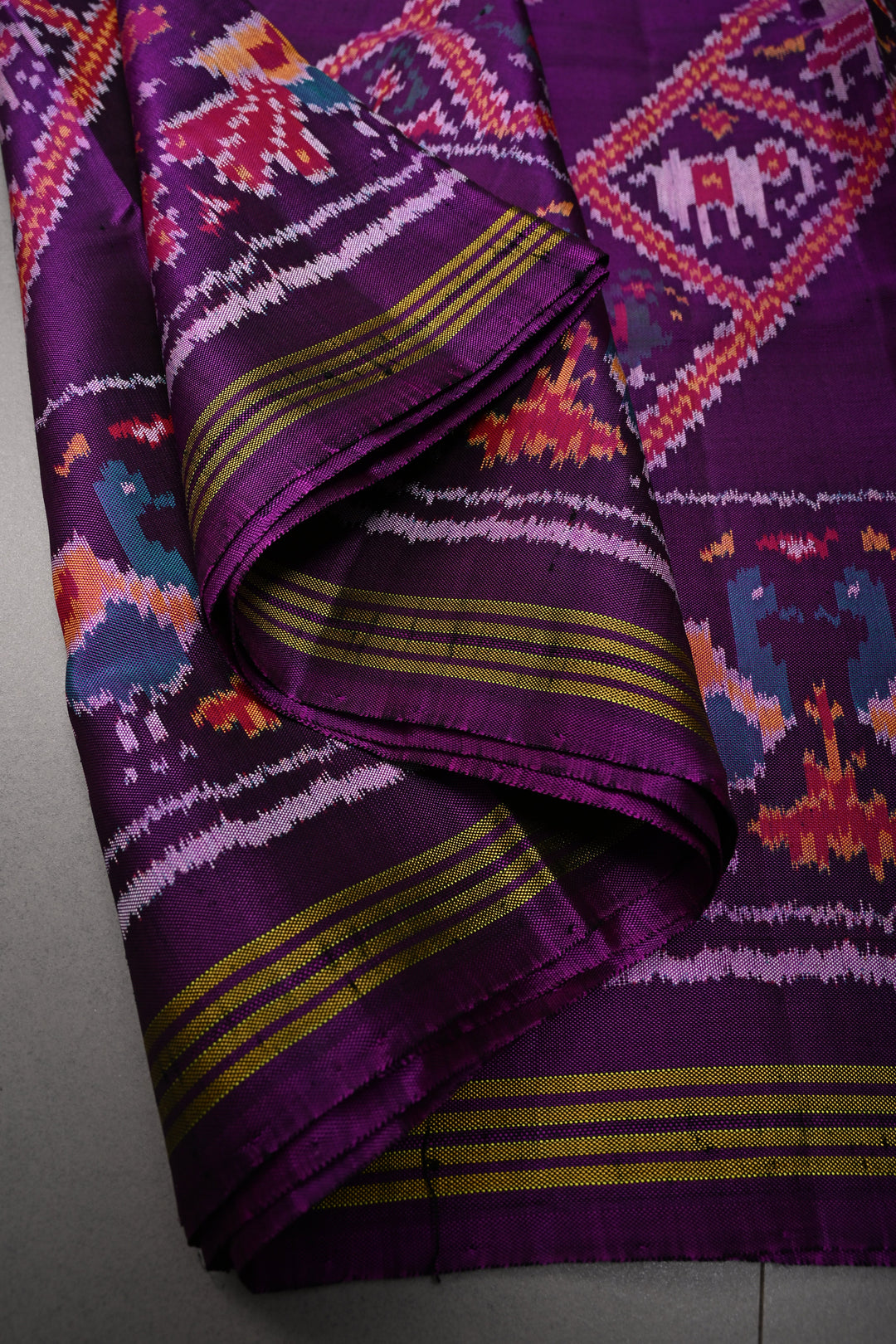 Authentic Patan Patola Single Ikkat Handwoven Saree in Purple Pure Silk with Aada pattern | SILK MARK CERTIFIED | SHOBITAM