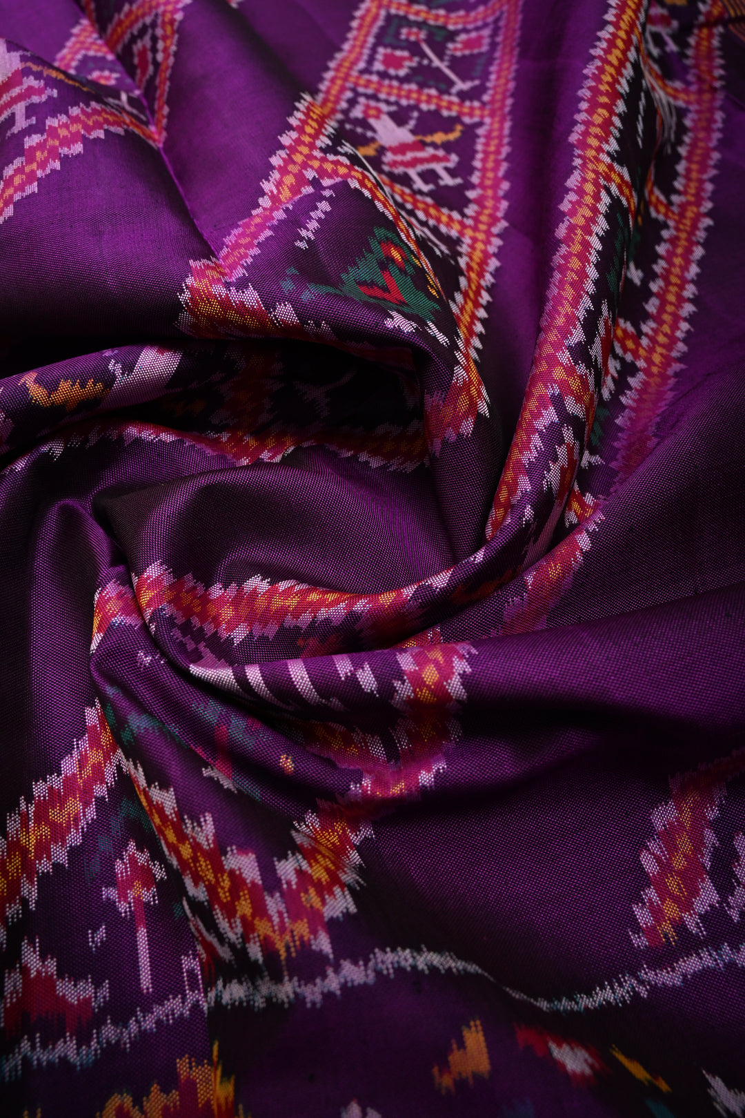 Authentic Patan Patola Single Ikkat Handwoven Saree in Purple Pure Silk with Aada pattern | SILK MARK CERTIFIED | SHOBITAM