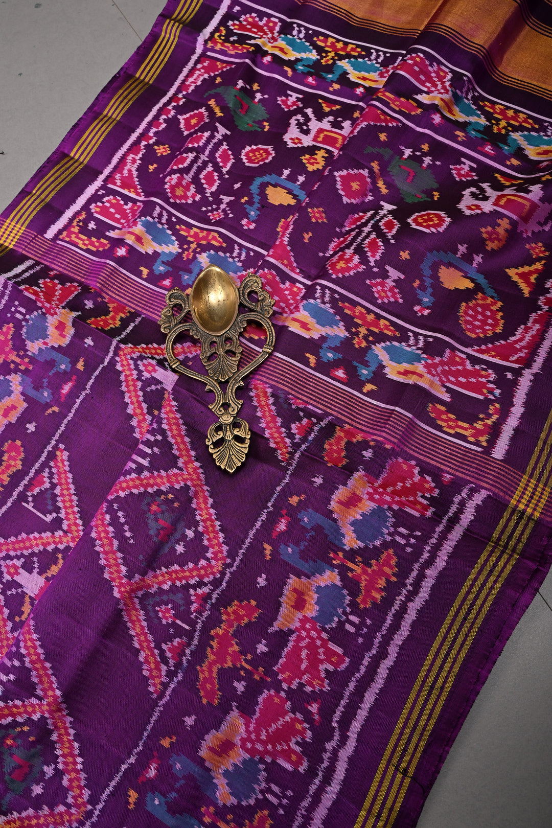 Authentic Patan Patola Single Ikkat Handwoven Saree in Purple Pure Silk with Aada pattern | SILK MARK CERTIFIED | SHOBITAM