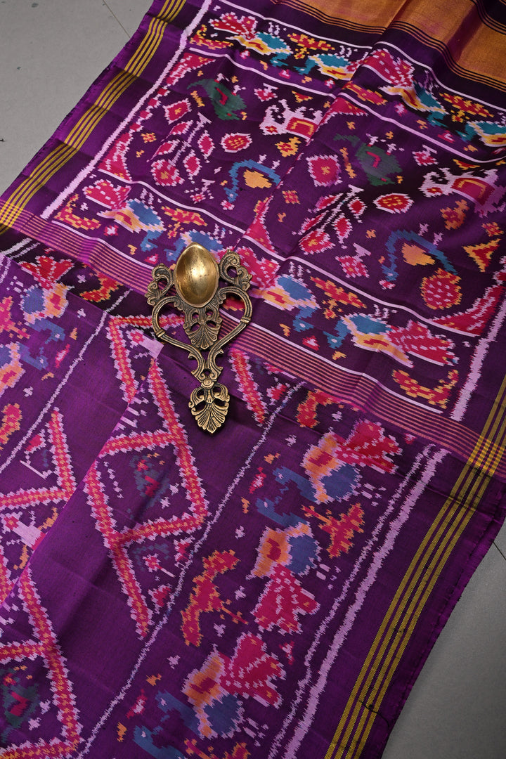 Authentic Patan Patola Single Ikkat Handwoven Saree in Purple Pure Silk with Aada pattern | SILK MARK CERTIFIED | SHOBITAM