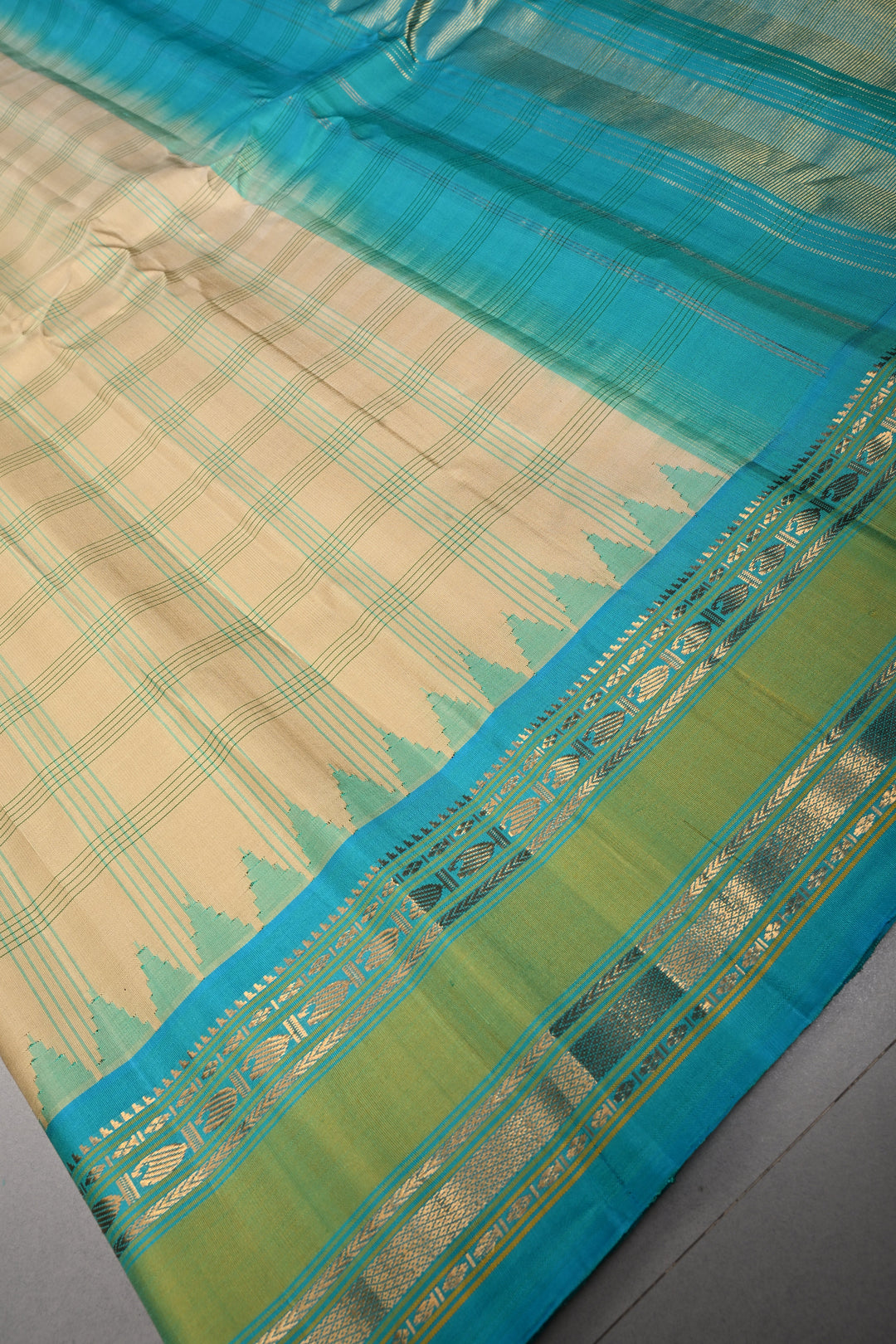 Beige Pure Gadwal Silk Saree with Checks Pattern and Ganga Jamuna Border | SILK MARK CERTIFIED