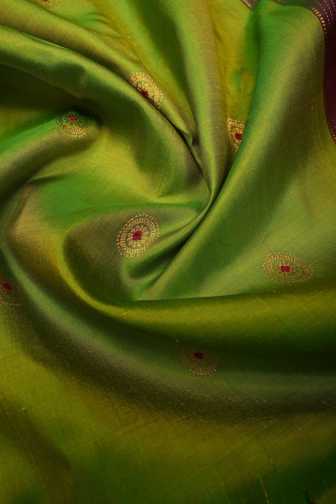 Chartreuse Pure Gadwal Silk Saree with Meenakari Buttas and Contrast Zari Border | SILK MARK CERTIFIED | SHOBITAM