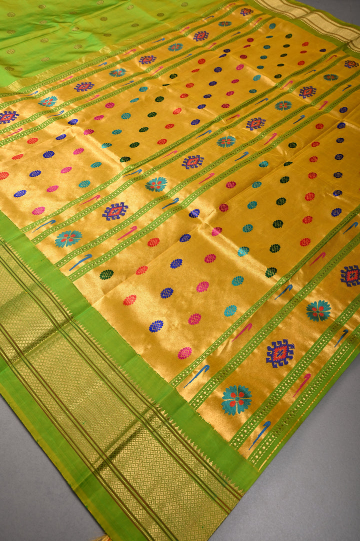 Green Dual tone pure gadwal Silk saree with zari butta and zari border | SILK MARK CERTIFIED