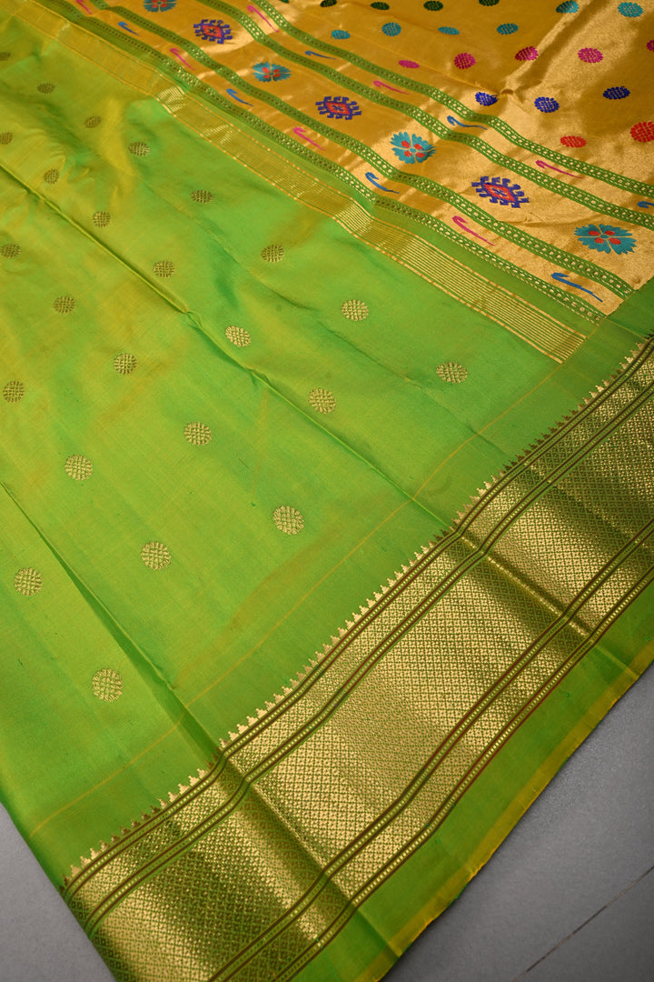 Green Dual tone pure gadwal Silk saree with zari butta and zari border | SILK MARK CERTIFIED