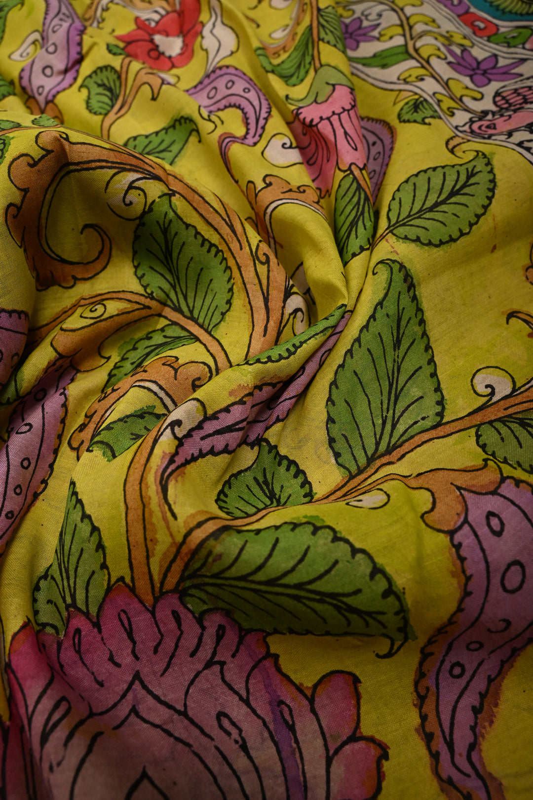 Floral Theme  : Authentic Pen Kalamkari on Pure Mangalagiri Silk Cotton Saree with Contrast Zari Border | SHOBITAM