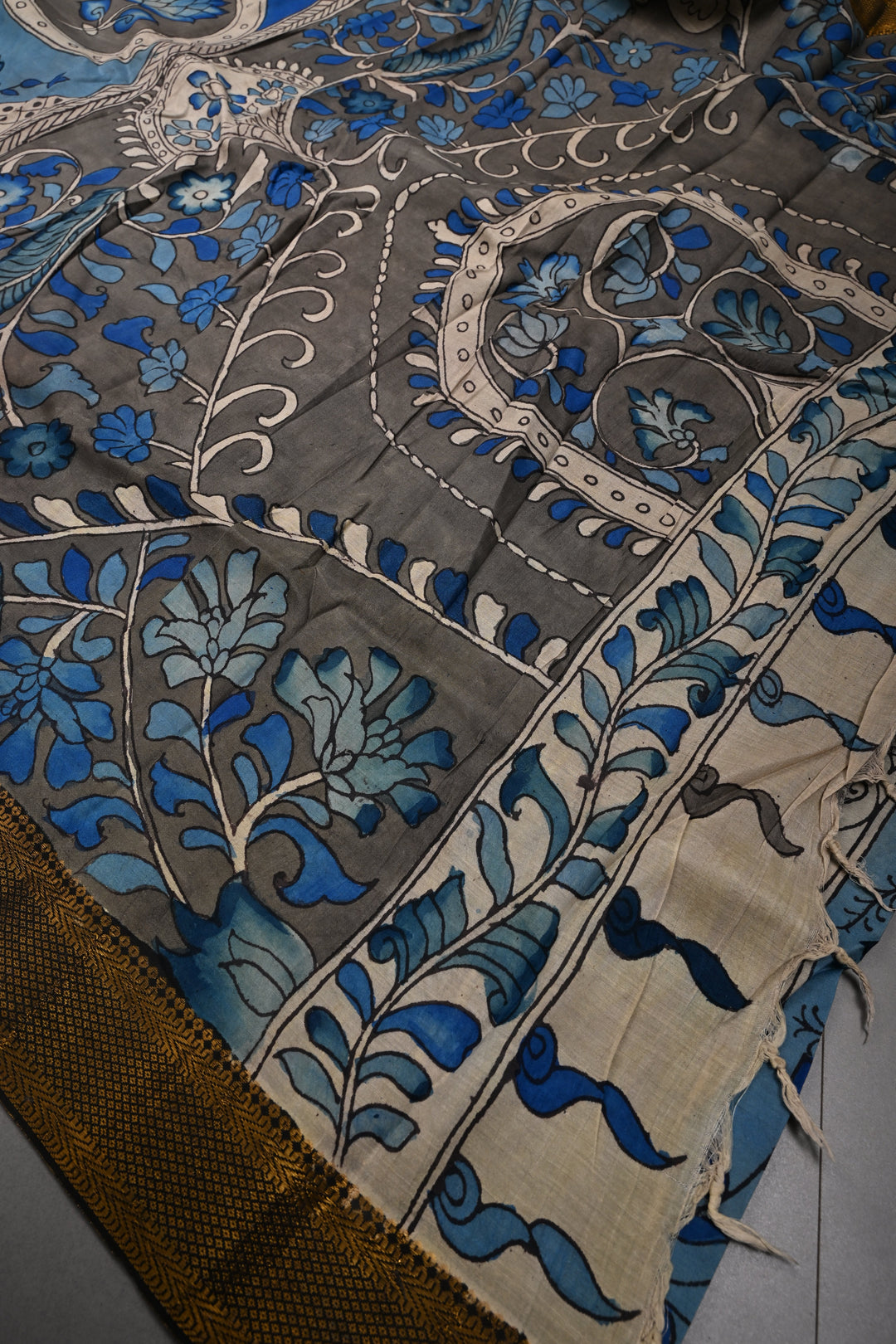 Floral Theme  : Authentic Pen Kalamkari on Pure Mangalagiri Silk Cotton Saree with Contrast Zari Border | SHOBITAM