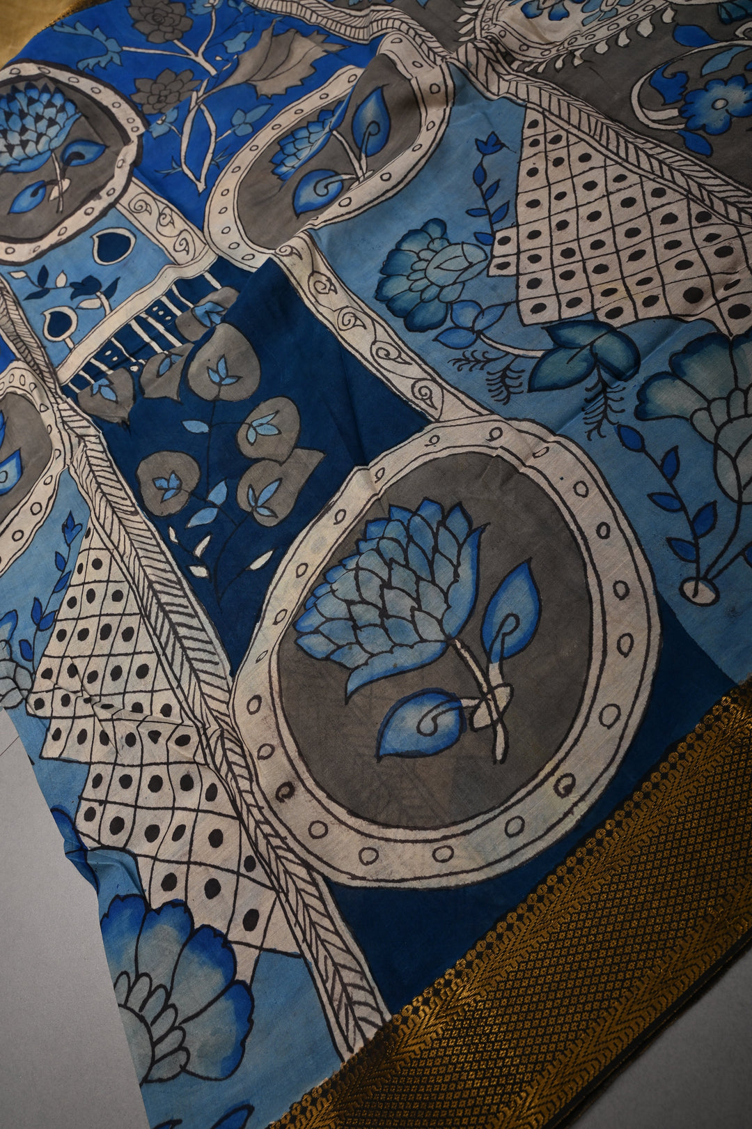 Floral Theme  : Authentic Pen Kalamkari on Pure Mangalagiri Silk Cotton Saree with Contrast Zari Border | SHOBITAM
