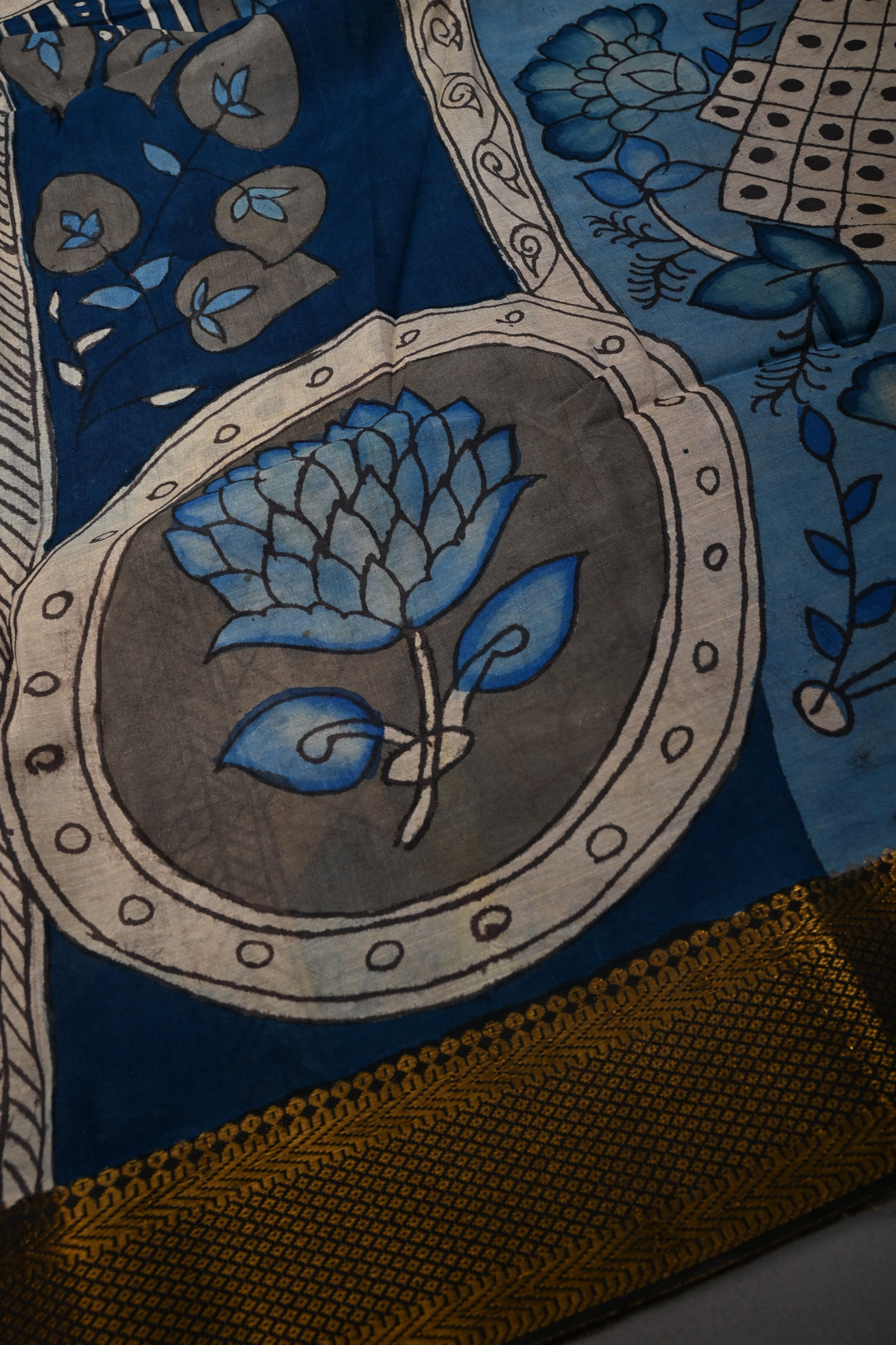 Floral Theme  : Authentic Pen Kalamkari on Pure Mangalagiri Silk Cotton Saree with Contrast Zari Border | SHOBITAM