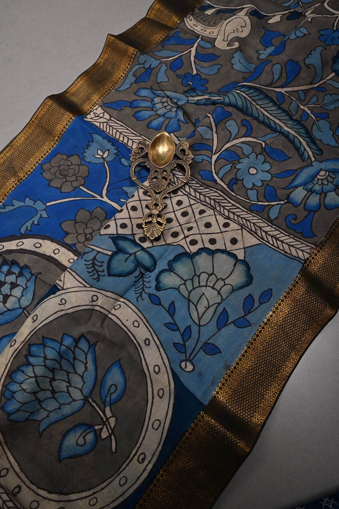 Floral Theme  : Authentic Pen Kalamkari on Pure Mangalagiri Silk Cotton Saree with Contrast Zari Border | SHOBITAM