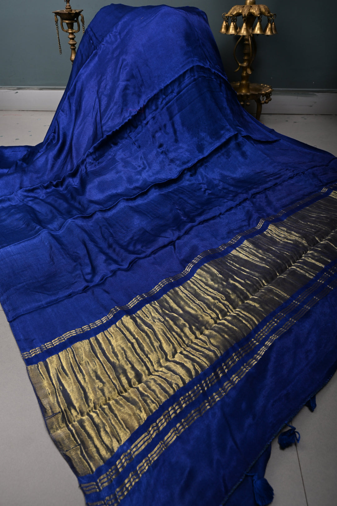 Ink Purple Borderless Modal Silk Saree with Lagda Patta Crushed Pallu | SHOBITAM