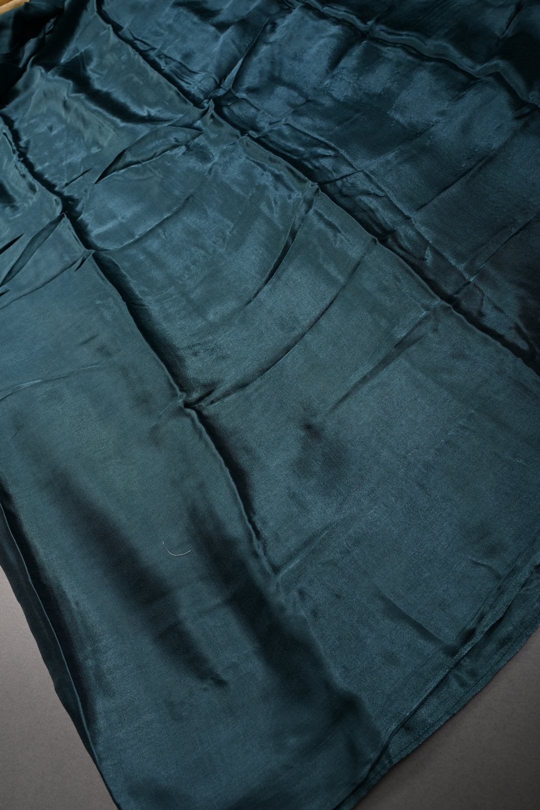 Peacock Blue Borderless Modal Silk Saree with Lagda Patta Crushed Pallu | SHOBITAM