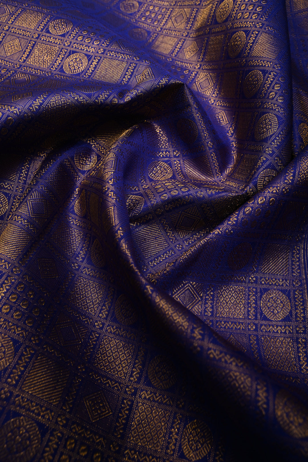 Green-Blue Dual Tone Kanjivaram Pure Silk Saree with Patola Brocade Half Border and Pallu | SILK MARK CERTIFIED | SHOBITAM