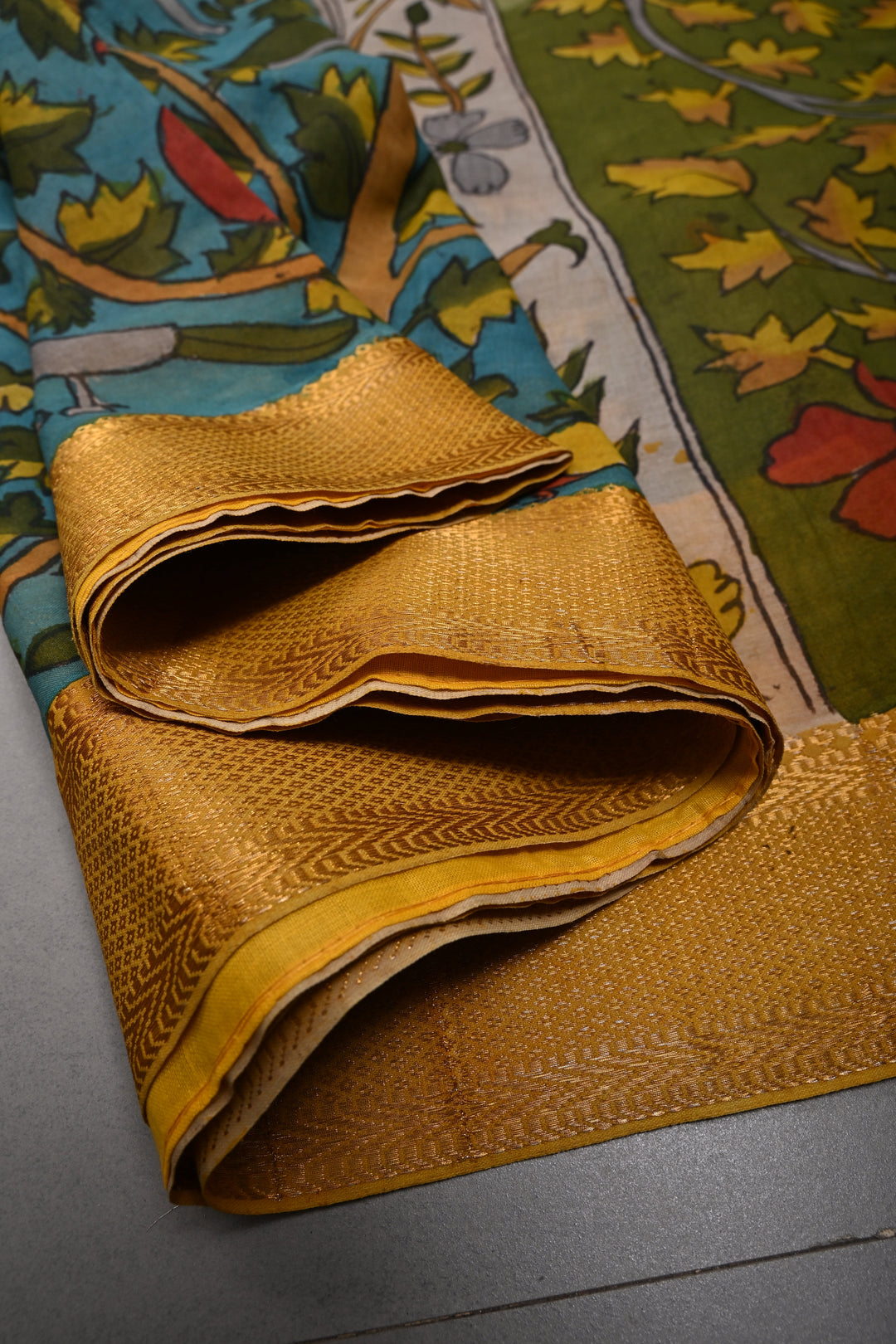 Floral and Birds Theme  :  Authentic Pen Kalamkari Handpainted on Pure Mangalagiri Silk Cotton Saree with Zari Border | SHOBITAM