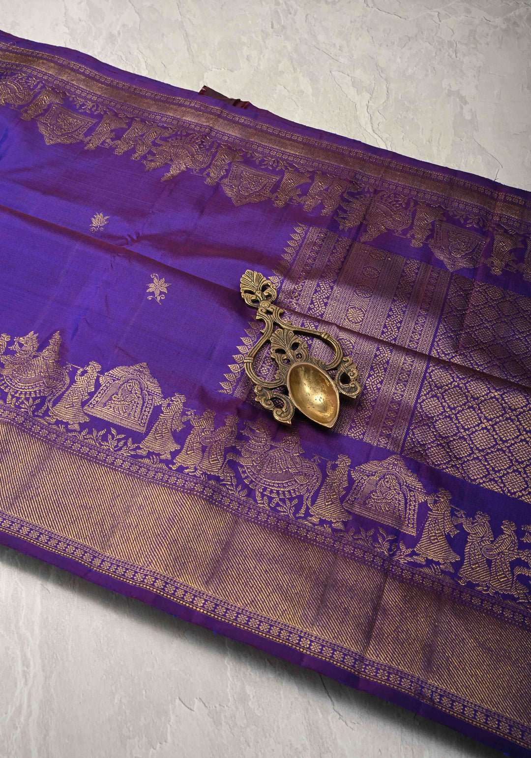 Purple Dual Tone Kanjivaram Silk Saree with Zari Buttas and Bullock Cart Procession Zari Border | SILK MARK CERTIFIED