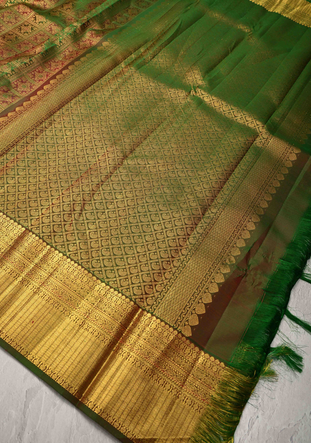 Maadular Green Red Pure Kanjivaram Silk Saree with Geomatric Brocade and Zari Border | SILK MARK CERTIFIED