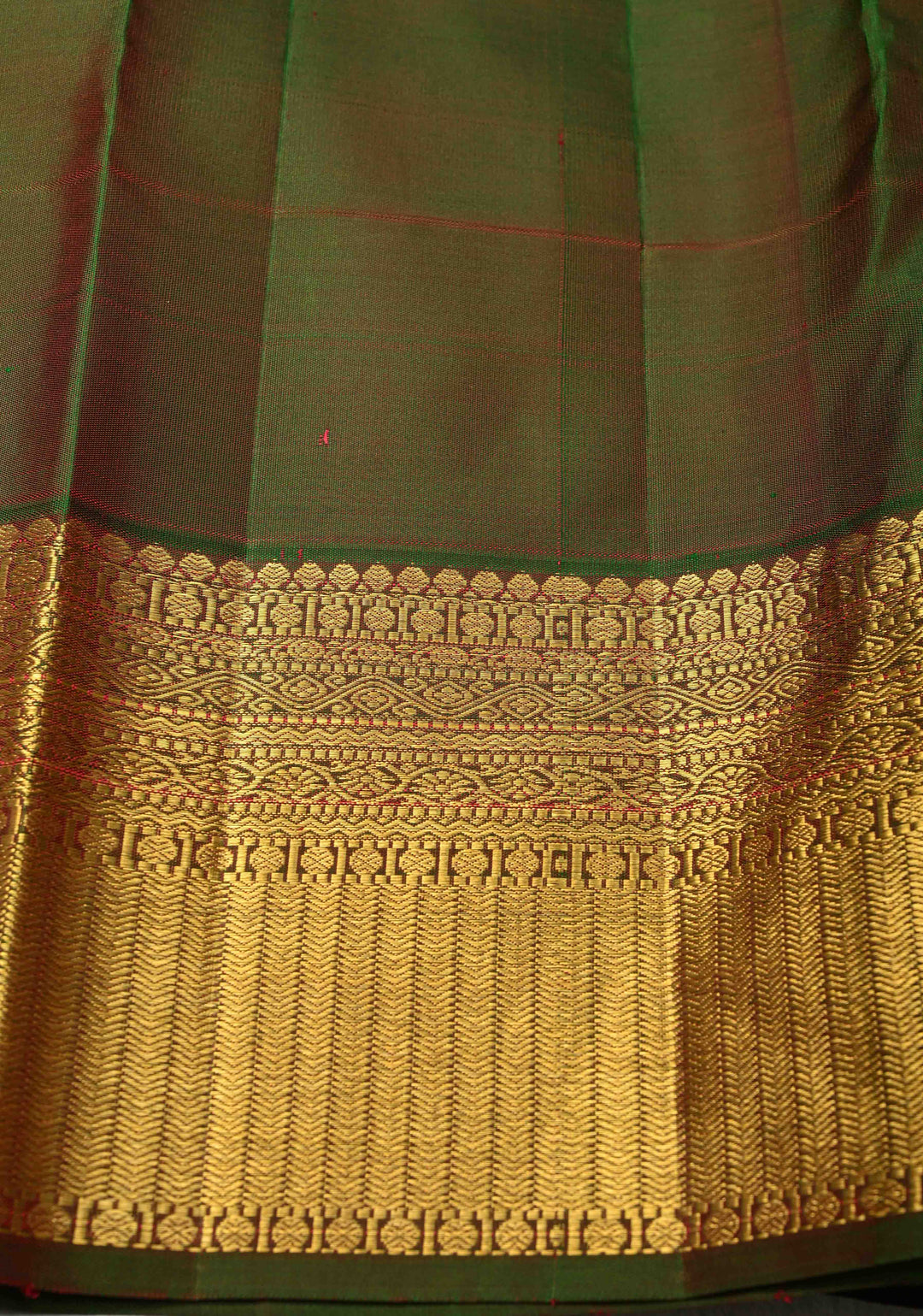 Maadular Green Red Pure Kanjivaram Silk Saree with Geomatric Brocade and Zari Border | SILK MARK CERTIFIED