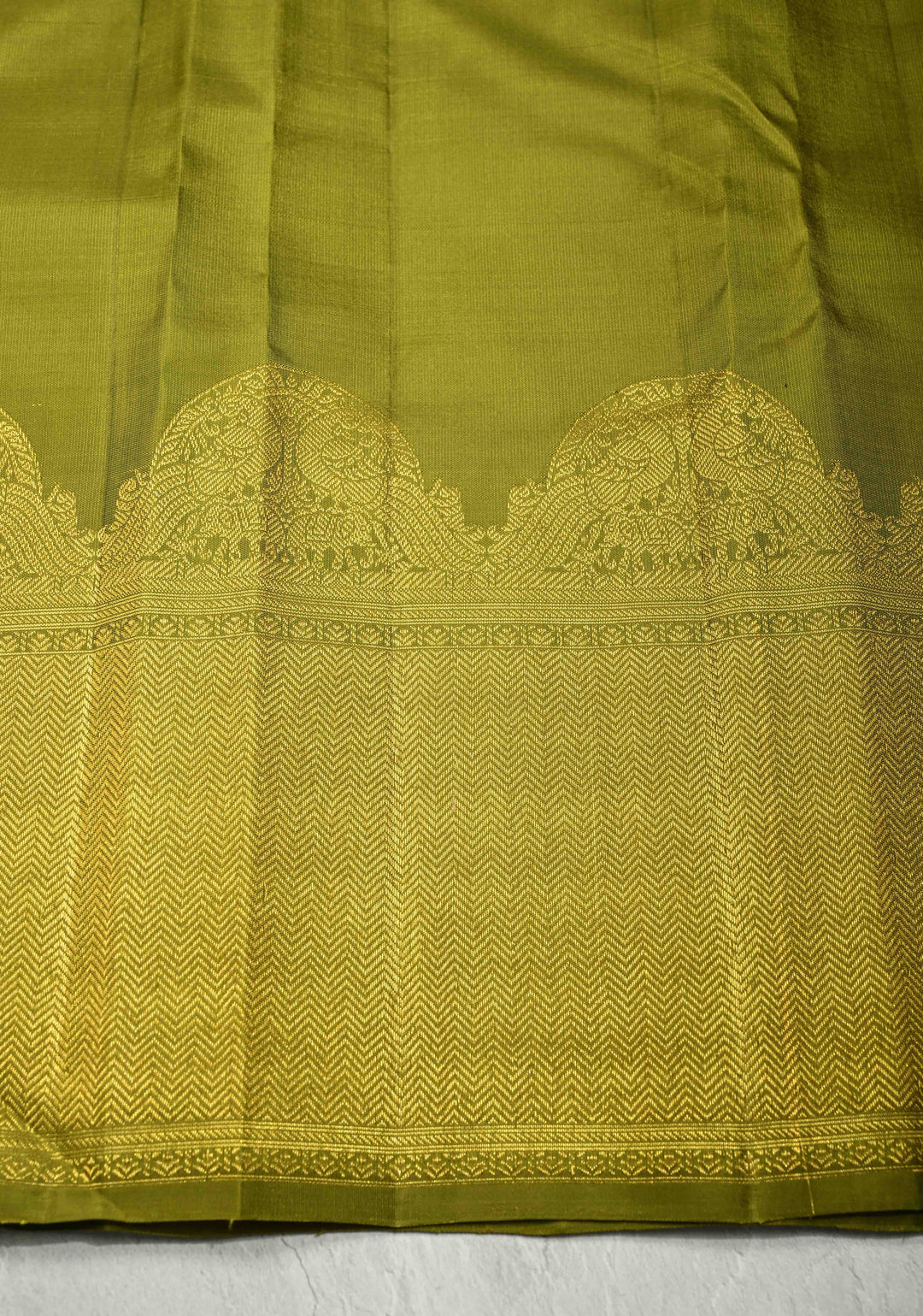 Mehendi Green Pure Kanjivaram Silk Saree with Zari Buttas and Vanasingaram  Zari Border | SILK MARK CERTIFIED