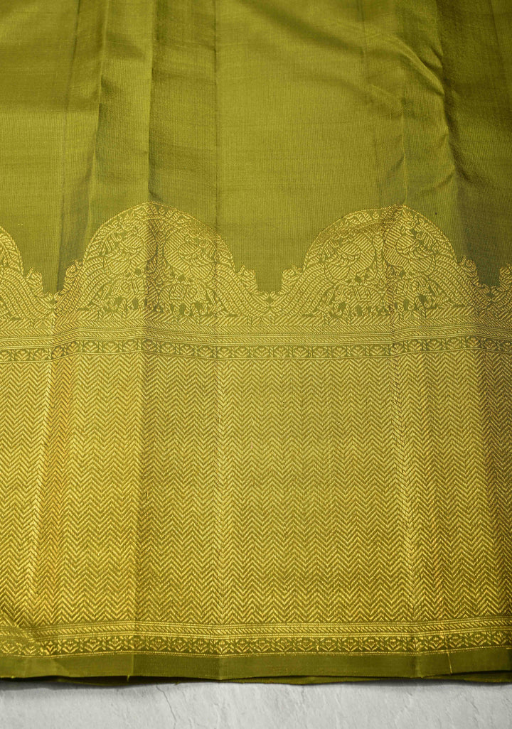 Mehendi Green Pure Kanjivaram Silk Saree with Zari Buttas and Vanasingaram  Zari Border | SILK MARK CERTIFIED