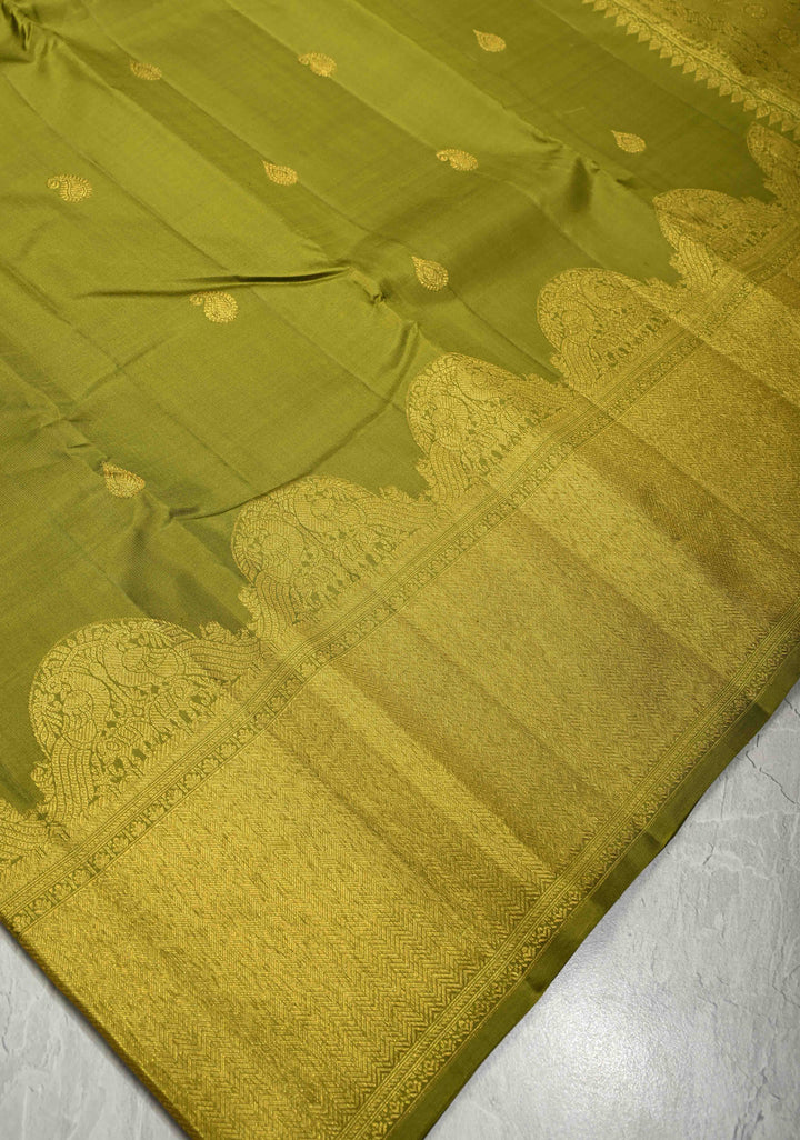 Mehendi Green Pure Kanjivaram Silk Saree with Zari Buttas and Vanasingaram  Zari Border | SILK MARK CERTIFIED