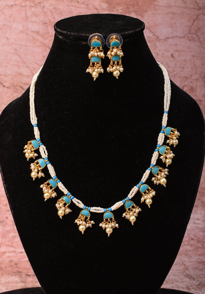 Feroza : Lightweight Ahmedabadi Jadau Necklace and earrings set with 11 dangling units