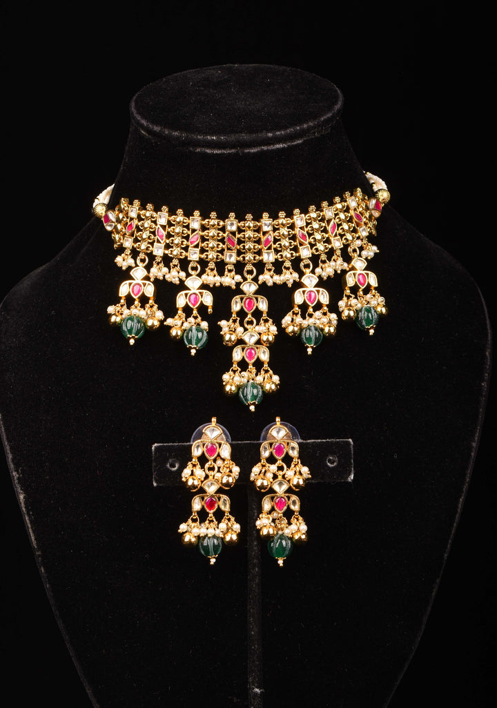 Antique Multistrand Gold Tone Flexible Floral design Simple Necklace Set with green dangling beads
