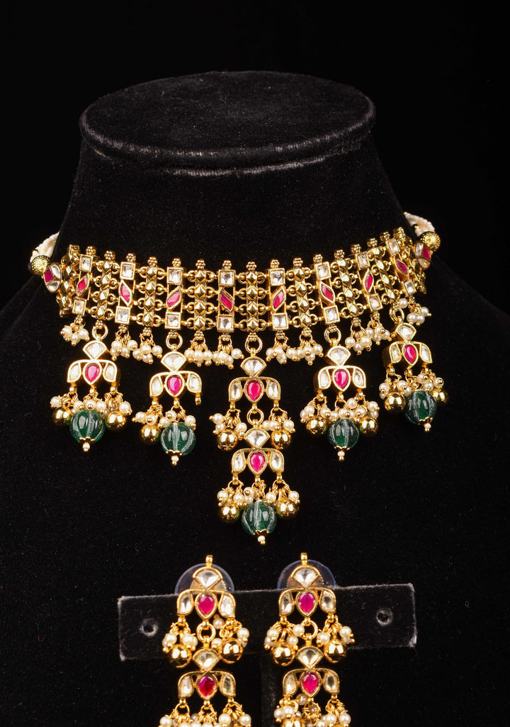 Antique Multistrand Gold Tone Flexible Floral design Simple Necklace Set with green dangling beads
