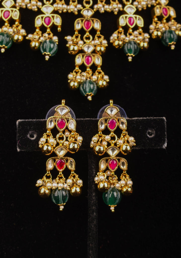 Antique Multistrand Gold Tone Flexible Floral design Simple Necklace Set with green dangling beads