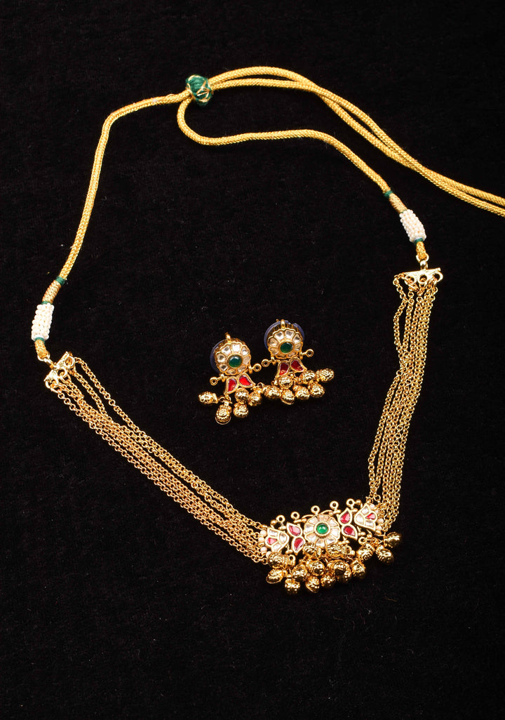 5-Strand Gold Chain Necklace Set with Floral Pendant and Pearls