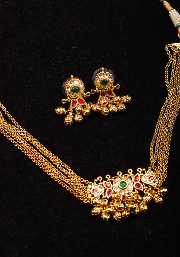 5-Strand Gold Chain Necklace Set with Floral Pendant and Pearls
