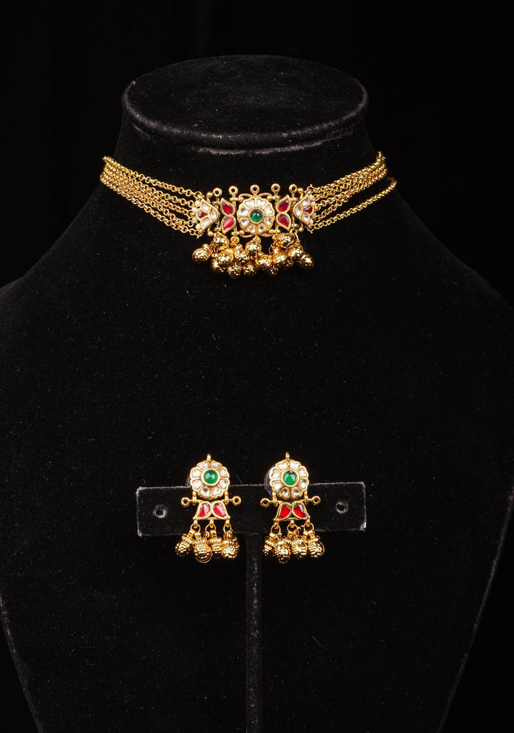 5-Strand Gold Chain Necklace Set with Floral Pendant and Pearls