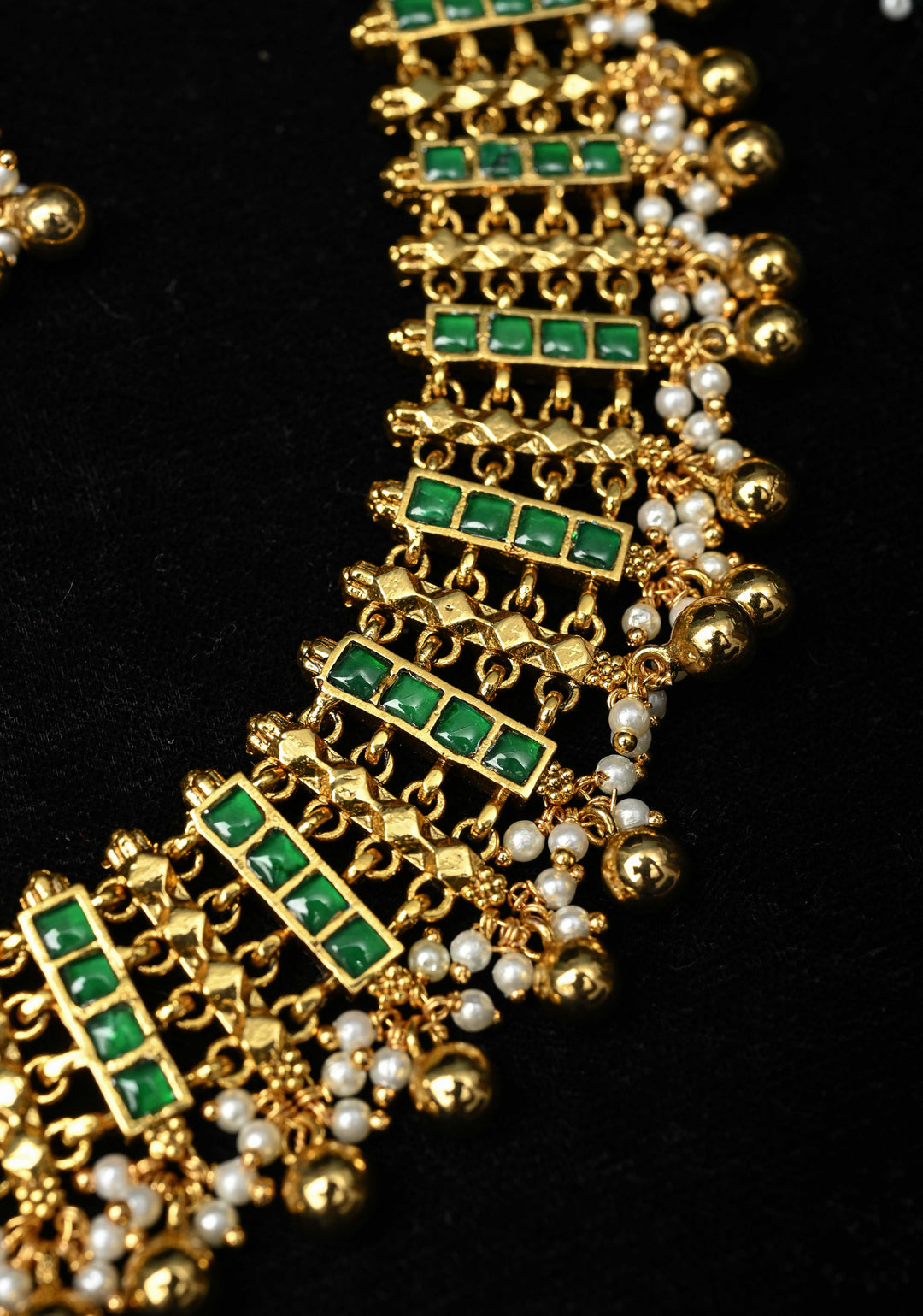 Ahmedabadi Jadau Linkig design Necklace Handmade Set with Green stone Embellishments and Beads Drops