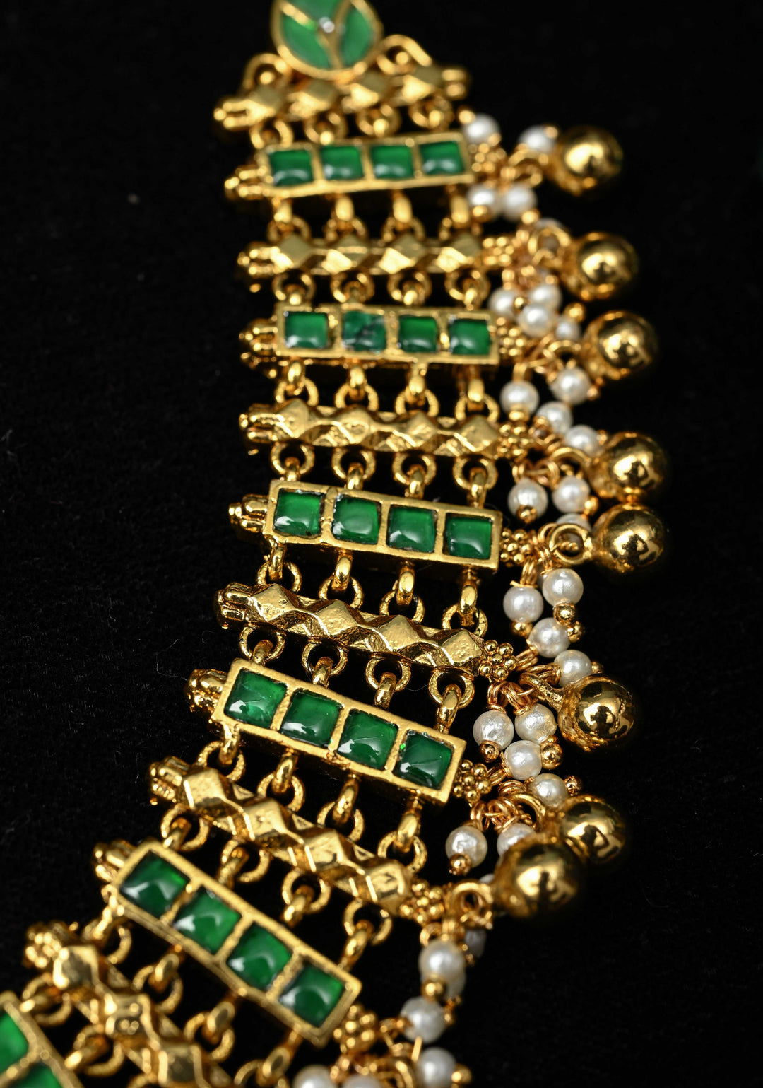 Ahmedabadi Jadau Linkig design Necklace Handmade Set with Green stone Embellishments and Beads Drops