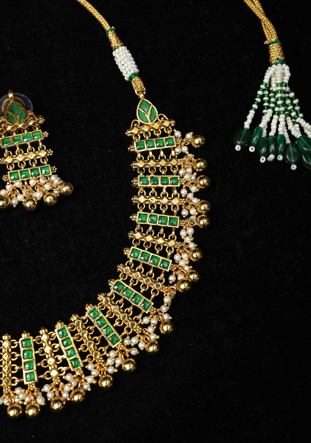 Ahmedabadi Jadau Linkig design Necklace Handmade Set with Green stone Embellishments and Beads Drops