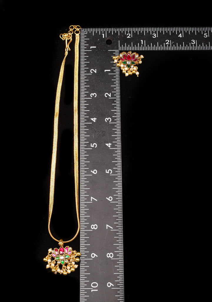 Minimalistic Lotus Design necklace set