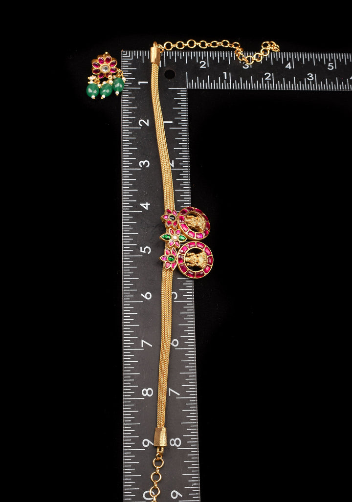 Twin Lakshmi Kemp Pendant Minimalistic Design Necklace with earrings