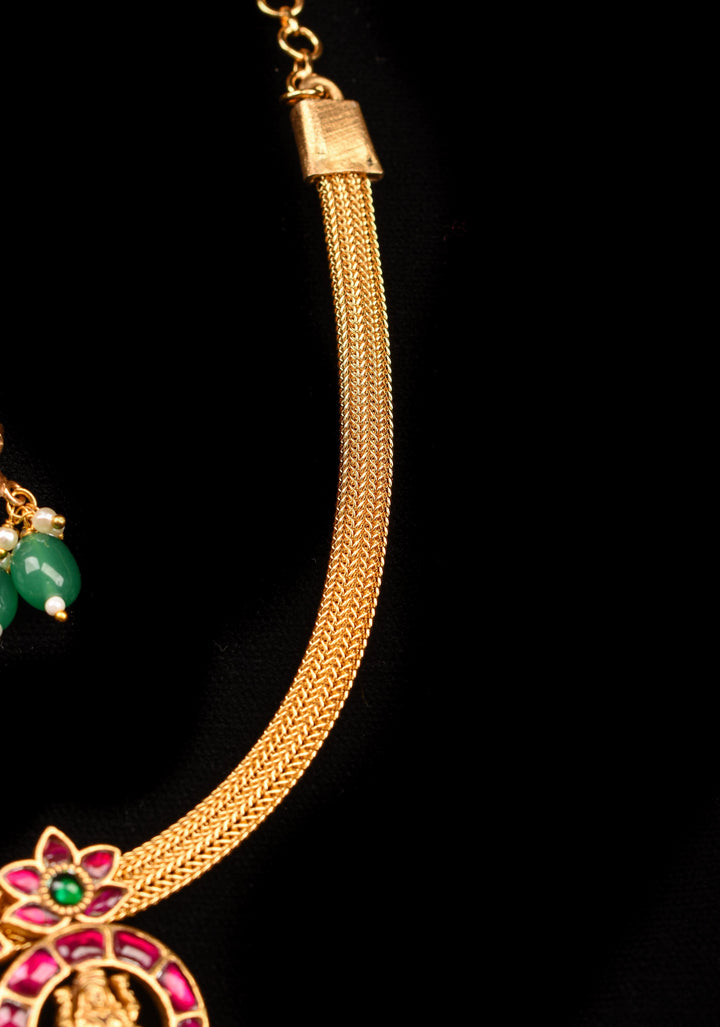 Twin Lakshmi Kemp Pendant Minimalistic Design Necklace with earrings