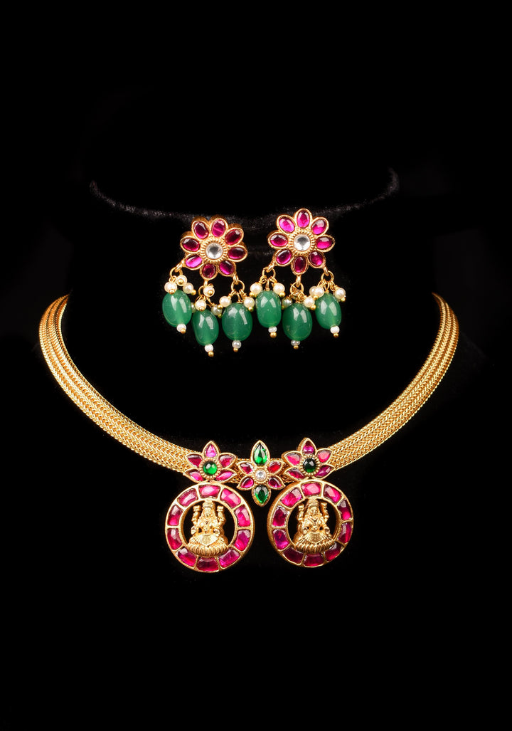 Twin Lakshmi Kemp Pendant Minimalistic Design Necklace with earrings