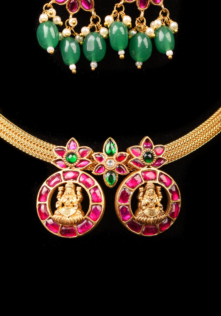 Twin Lakshmi Kemp Pendant Minimalistic Design Necklace with earrings