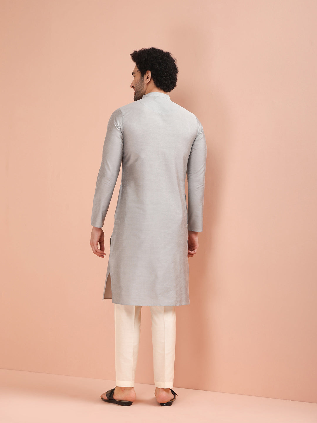 Men Grey Solid Kurta | SHOBITAM
