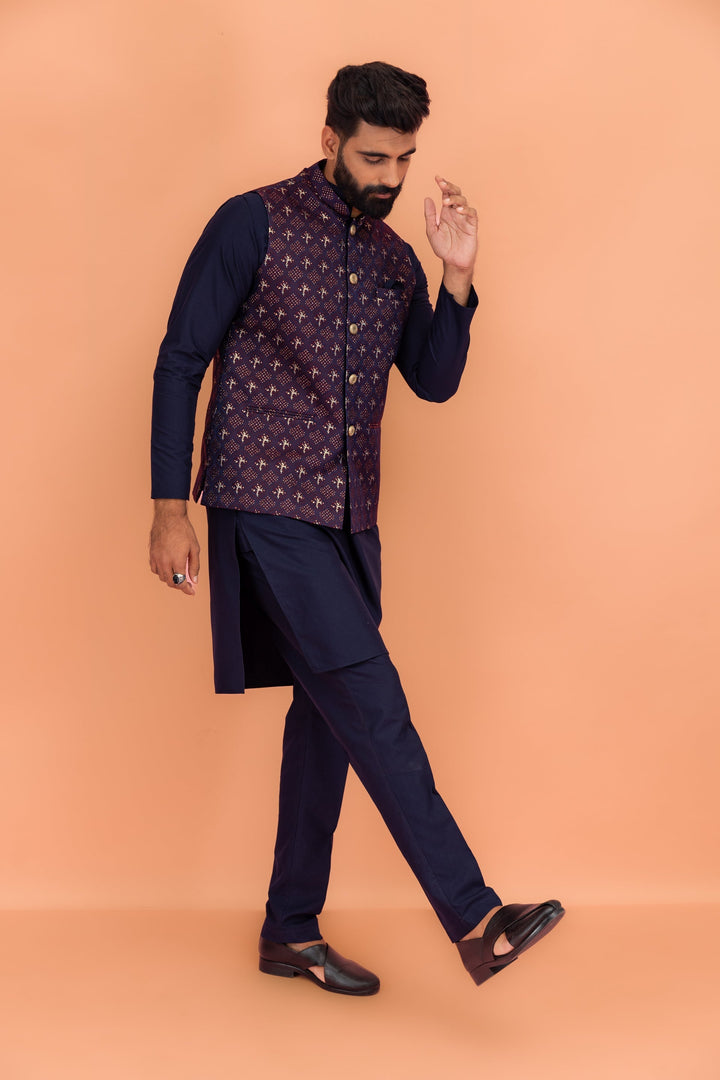 Men Maroon Textured Nehru Jacket | SHOBITAM